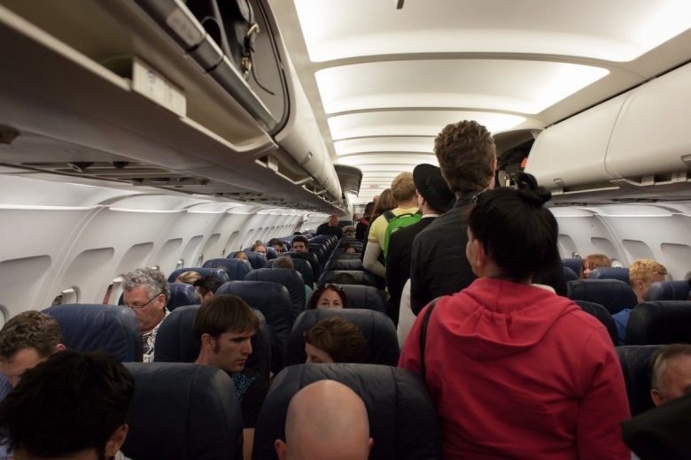 Вечная неразбериха при посадке в самолет — один из примеров того, как мы "упорствуем в проверенных неудачах"