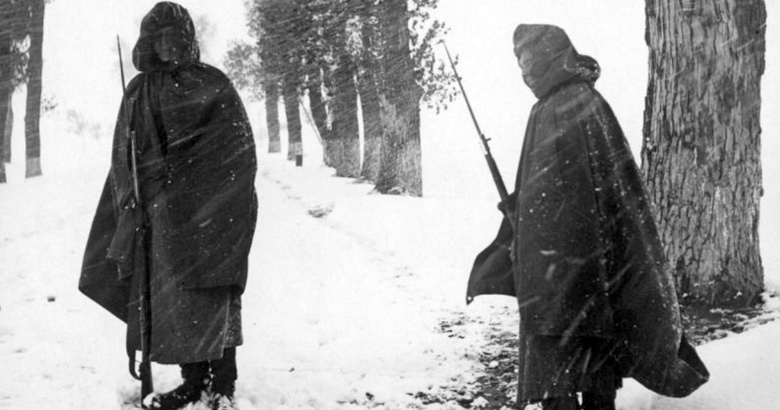 Бойцы пограничных войск НКВД на новой советско-германской границе. Район Гродно, зима 1940