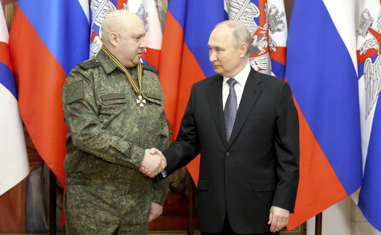 Сергей Суровикин и Владимир Путин