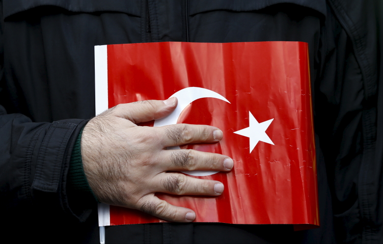 Сторонник Фетхулла Гюлена на митинге в Турции, 2015 год. Osman Orsal / Reuters