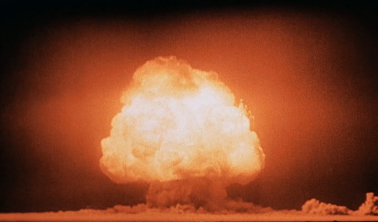 Испытание Trinity ("Троица"), 16 июля 1945. Первый в истории рукотворный ядерный взрыв