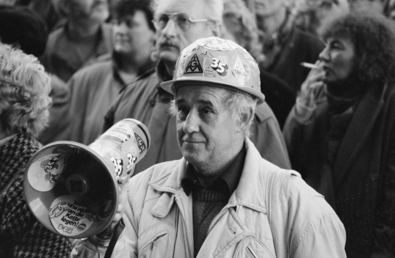 Митинга против сокращения рабочих мест в металлоиндустрии Восточной Германии, 1991. Фото: В. Огородников / ТАСС