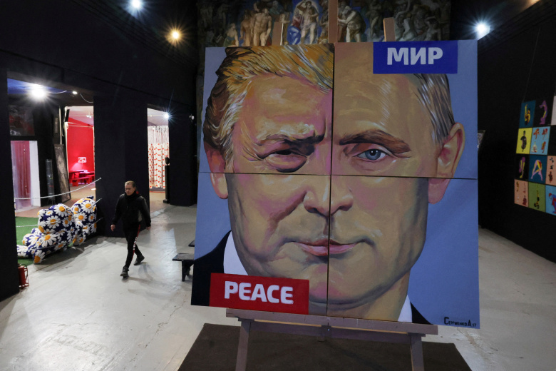 Санкт-Петербург, 17 марта 2025 года. Работа художника Алексея Сергеенко «Миру — мир», выставленная в его галерее