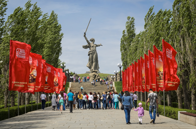 Монумент «Родина-мать зовет» на Мамаевом кургане в Волгограде