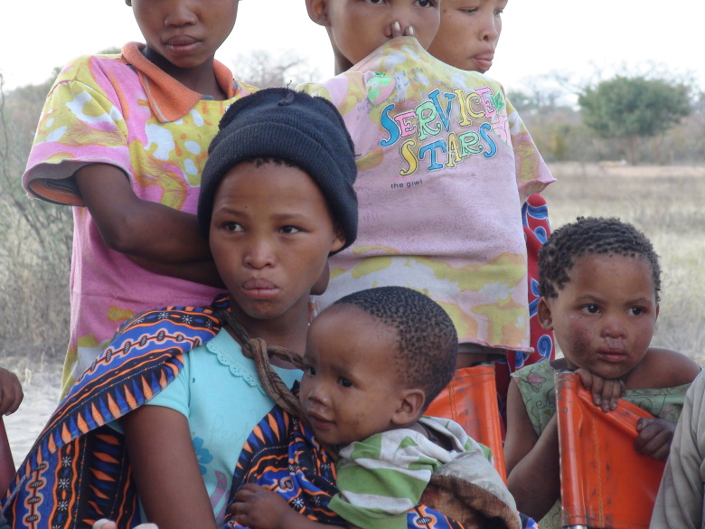 Дети народности хадза (Танзания)