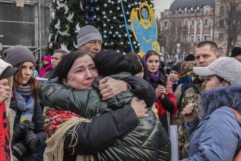 Флешмоб на Софийской площади, посвященный памяти бойцов «Азова», Киев, 24 декабря 2022 года