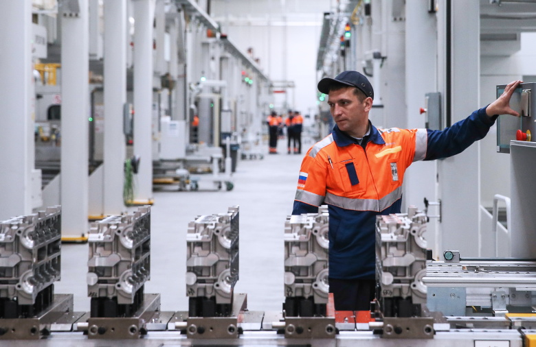 Производство двигателей на заводе Ford Sollers в особой экономической зоне Алабуга.