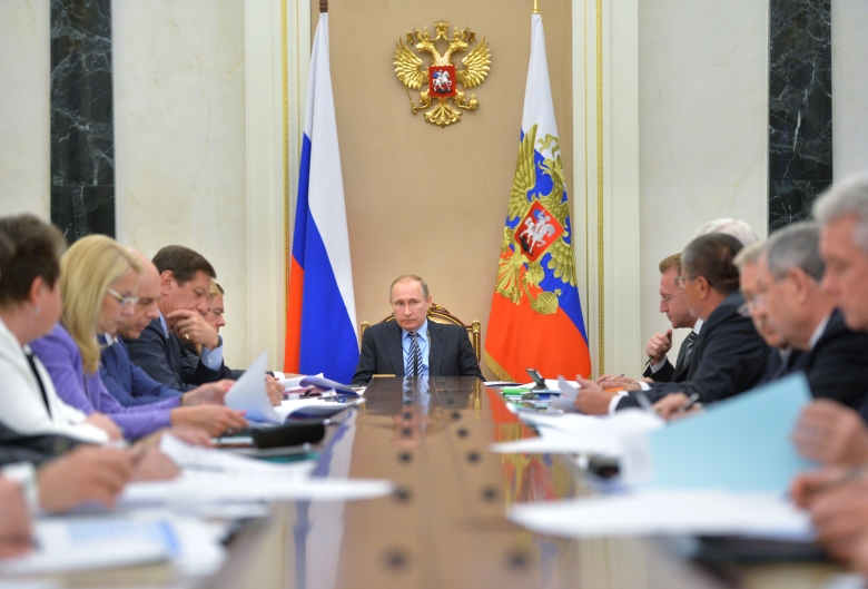 Президент России Владимир Путин проводит заседание президиума Экономического совета.