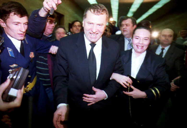 Владимир Жириновский с женой Галиной на открытии Государственной думы, 1994. Фото: Hector Mata / AFP