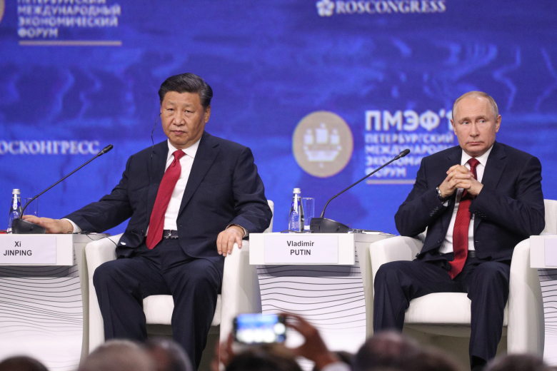 Си Цзиньпин и Владимир Путин на ПМЭФ – 2019. Фото: Николай Гернет