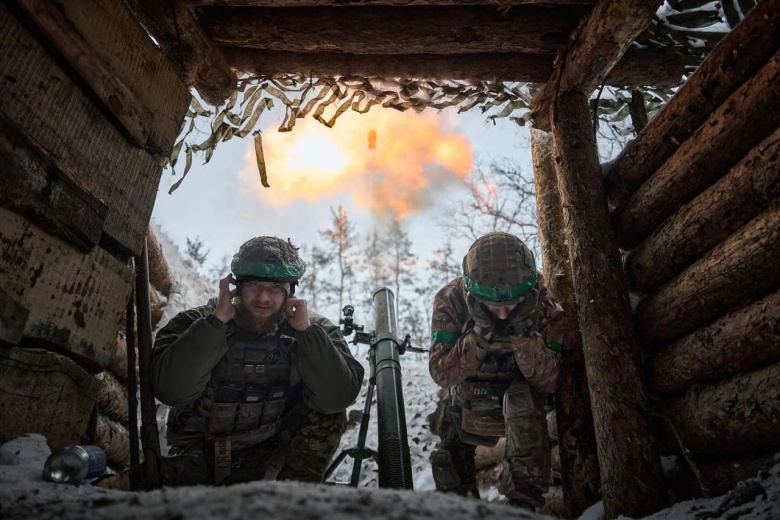 Украинские военнослужащие на позиции