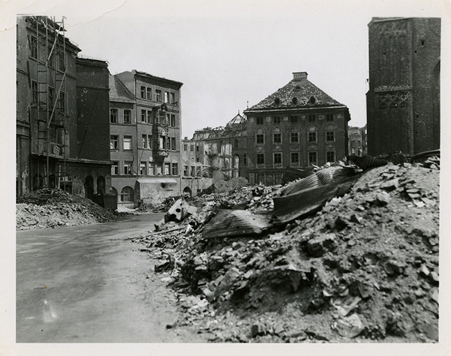 Руины разбомбленного Мюнхена, май 1945