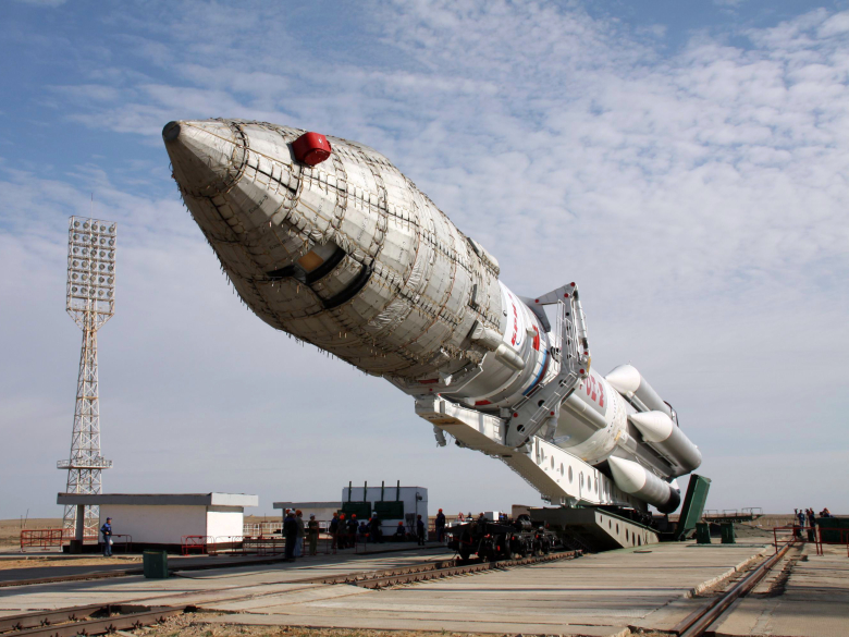 Подготовка к запуску ракеты-носителя «Протон-М»