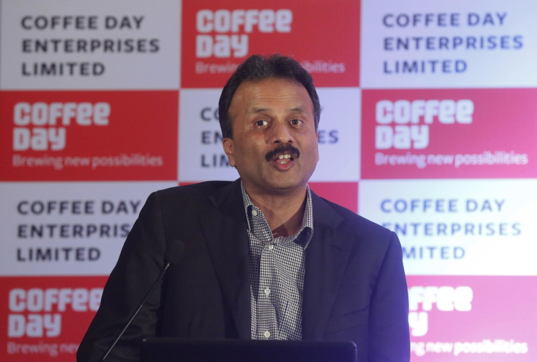 Виджи Сиддхартха, председатель Coffee Day Enterprises, выступает на пресс-конференции в Мумбае, Индия