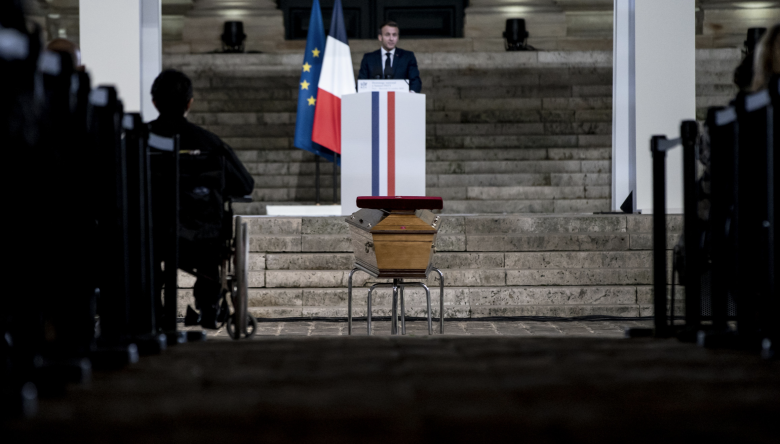 Национальная церемония чествования Самуэля Пати в Сорбонне. Фото: President Brigitte Macron Équipe du Président