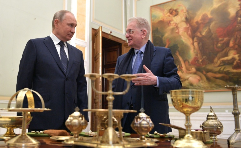 Президент России Владимир Путин и директор Эрмитажа Михаил Пиотровский, 27 апреля 2021 года
