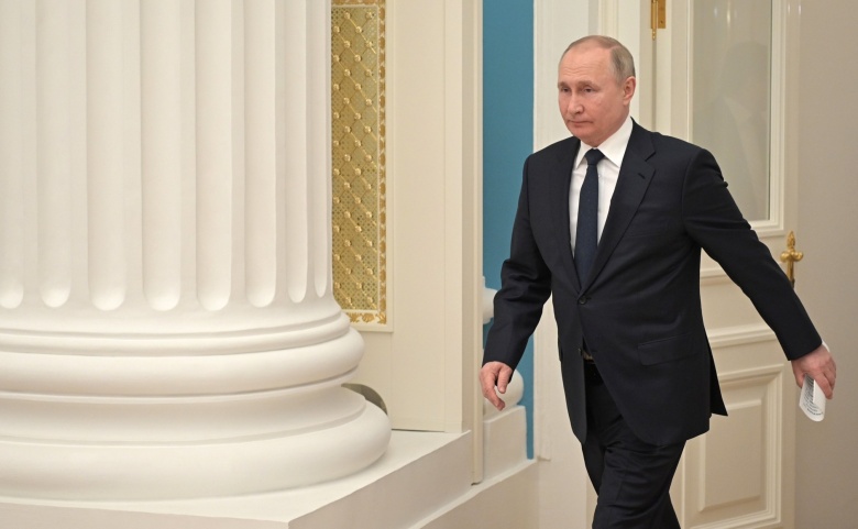 Владимир Путин перед встречей с представителями деловых кругов 24 февраля 2022 года