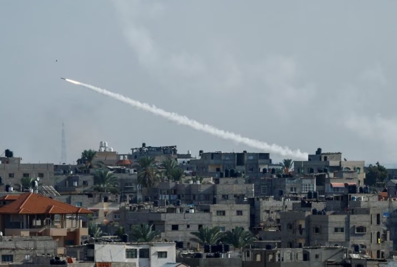 Ракета, выпущенная из сектора Газа в сторону Израиля, 7 октября 2023 года