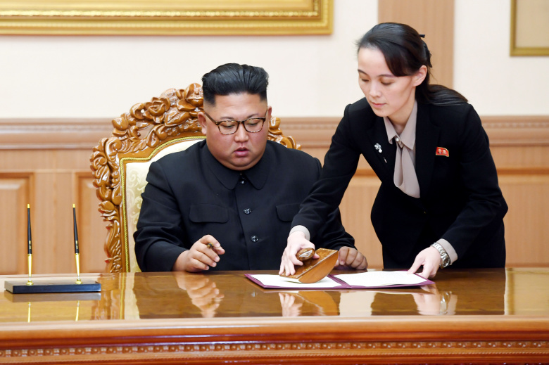 Ким Чен Ын и Ким Ё Чжон. Фото: Pyeongyang Press Corps / Global Look Press