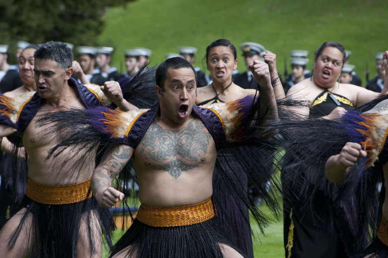 Современные маори исполняют ритуальный танец хака, 2012 год