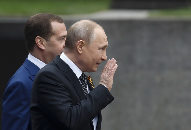 Президент России Владимир Путин и премьер-министр Дмитрий Медведев.