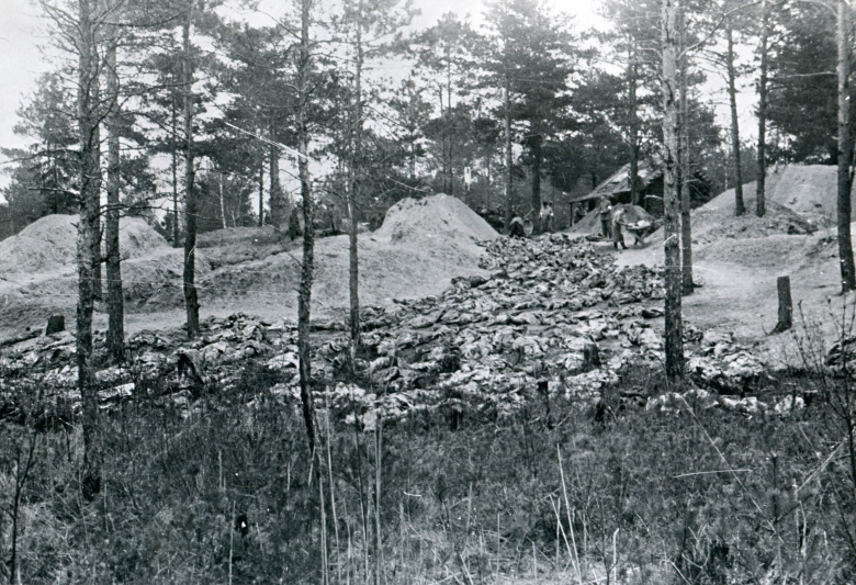 Трупы убитых в Катыни. 1943.