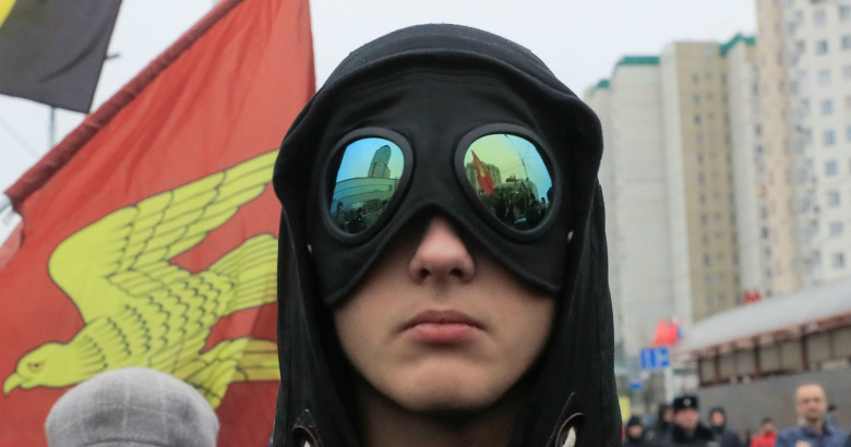 Участник "Русского марша". Фото: Tatyana Makeyeva / Reuters