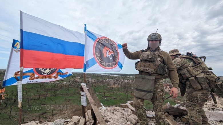Российские военные в селе Новомихайловка в Донецкой области Украины