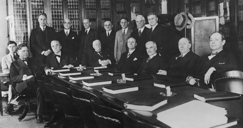 Юридический комитет сената конгресса США обсуждает запрещенную литературу. Вашингтон, 1925 год