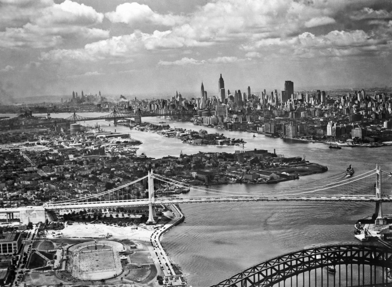 Мост Трайборо, спроектированный Робертом Мозесом, 1936. Фото:  Underwood Archives / Getty Images