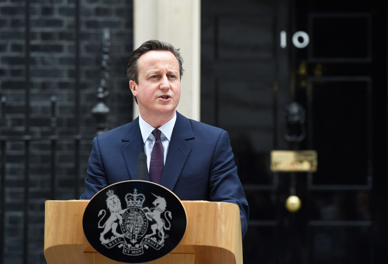 Премьер-министр Великобритании и лидер Консервативной партии Дэвид Кэмерон выступает с обращением к нации.