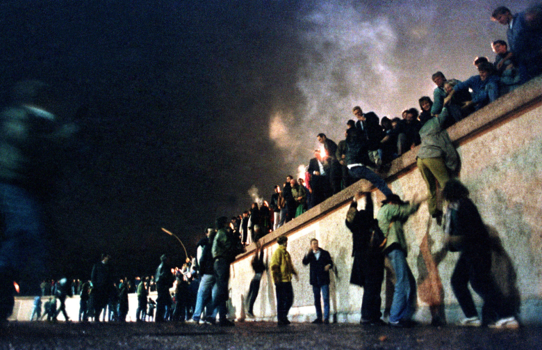 Падение Берлинской стены, 1989