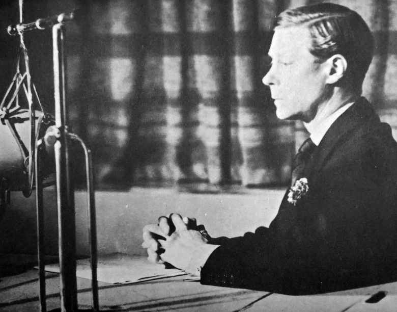 Король Эдуард VIII сообщает о своем отречении от престола в эфире Би-би-си,  11 декабря 1936 года