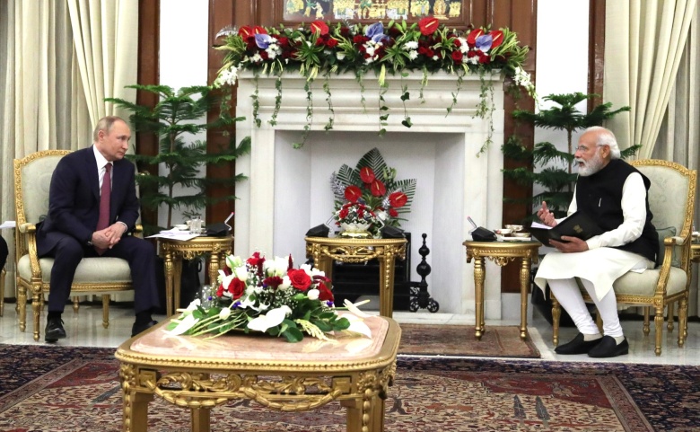 Владимир Путин и премьер-министр Индии Нарендра Моди во время встречи в Хайдарабадском дворце, Нью-Дели, 6 декабря 2021 года