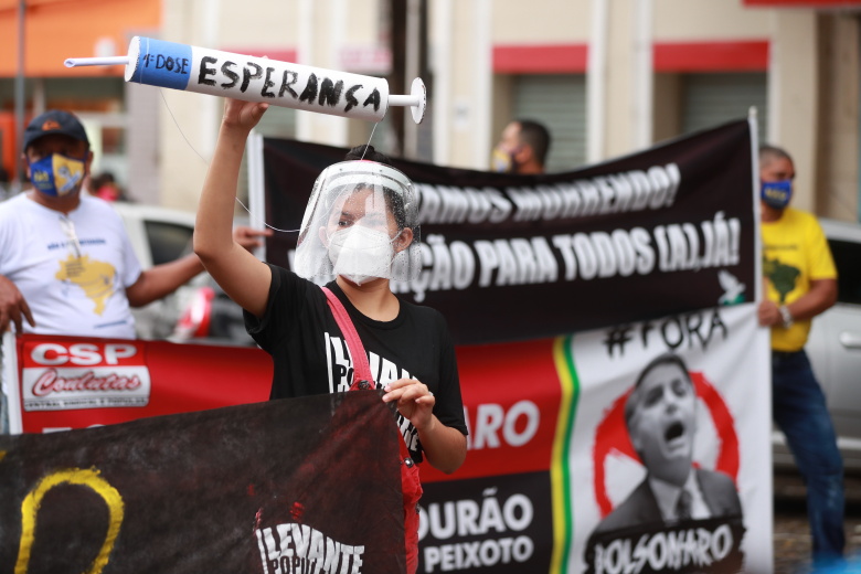 Манаус. Демонстрация против антиковидной политики президента Болсонару. Фото: Bruno Zanardo / Keystone Press Agency / Global Look Press