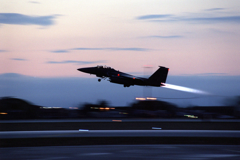 Вылет F-15 с авиабазы Авиано