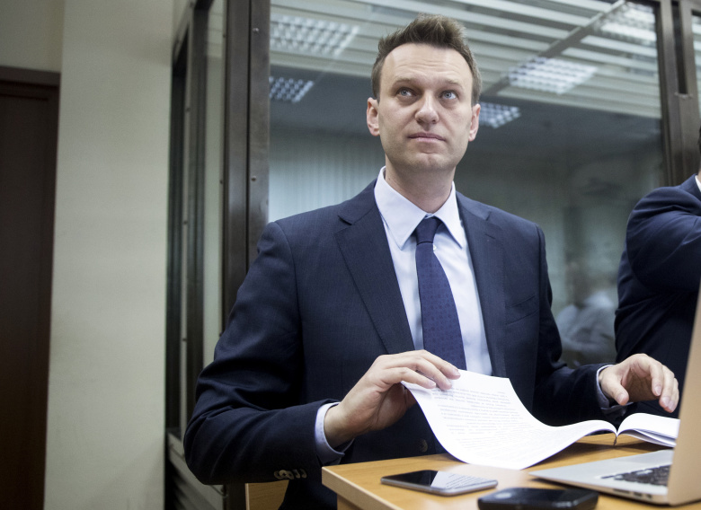 Фото: Алексей Навальный в Люблинском суде Москвы. Фото: Pavel Golovkin / TASS