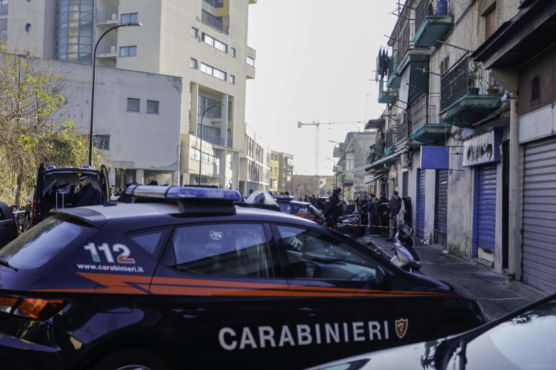 На месте убийства одного из членов мафии, Неаполь  Фото: Fabio Sasso / Pacific Press / ZUMA Wire / TASS