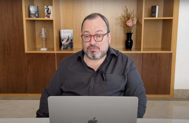 Станислав Белковский