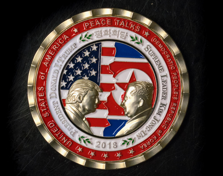 Выпущенная в США памятная монета к саммиту США-КНДР обречена стать нумизматическим раритетом. Фото: AFP