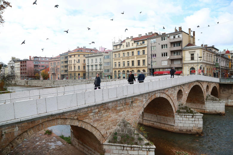 Латинский мост в Сараево (Босния и Герцеговина) — место, где был убит австрийский эрцгерцог Франц Фердинанд, что дало повод для начала Первой мировой войны