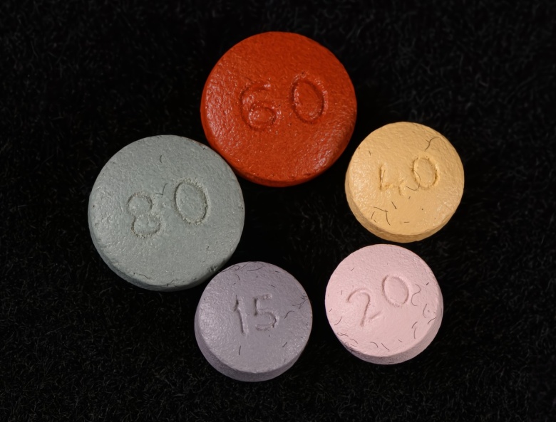 Таблетки опиоида OxyContin в разных дозировках