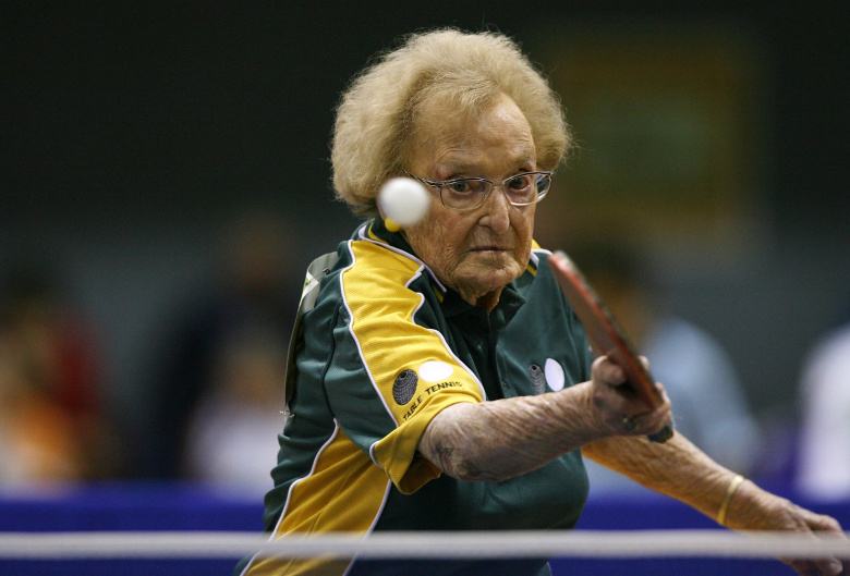 99-летняя участница Сиднейских всемирных игр мастеров 2009 года, Австралия.  Фото:  Craig Golding / World Masters Games / Reuters