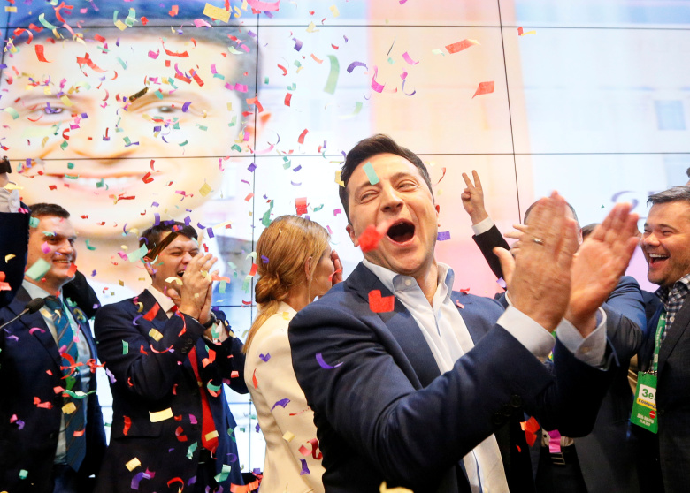 Владимир Зеленский на оглашении предварительных результатов голосования. Фото: Valentyn Ogirenko / Reuters