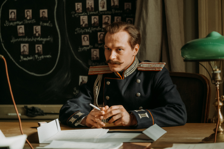 Кадр из сериала «Хроники русской революции»