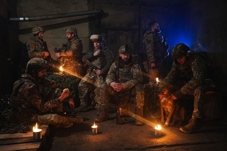 Украинские военнослужащие на позициях