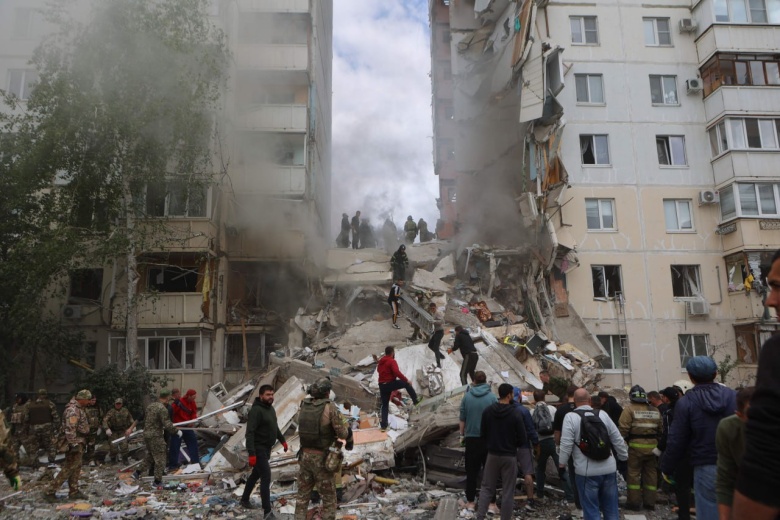 Жилой дом в Белгороде, где из-за взрыва обрушился подъезд. 12 мая 2024 года