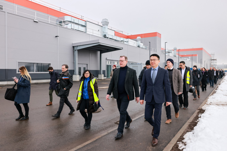 Церемония открытия завода китайского производителя аккумуляторов в промышленной зоне «Эрфуртер Кройц» в Тюрингии