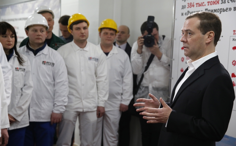 Дмитрий Медведев во время посещения «Тамбовского бекона». Фото: Дмитрий Астахов / РИА Новости