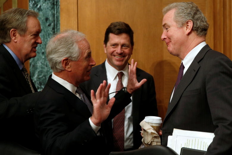 Сенаторы США Майк Крапо, Джей Клейтон, Боб Коркер и Крис Ван Холлен, Вашингтон. Фото: Jonathan Ernst / Reuters